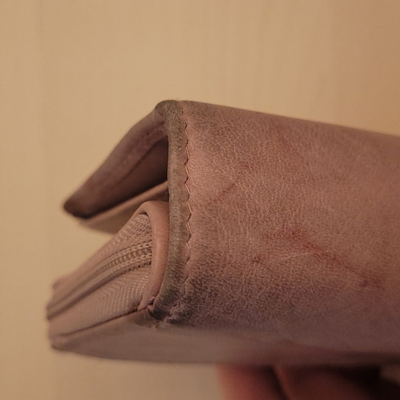 Buxton Light Pink Genunine Leather Wallet- See description. - Picture 5 of 17